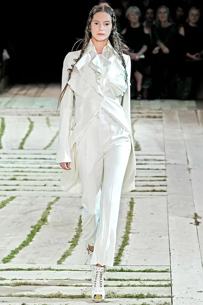 Look 1